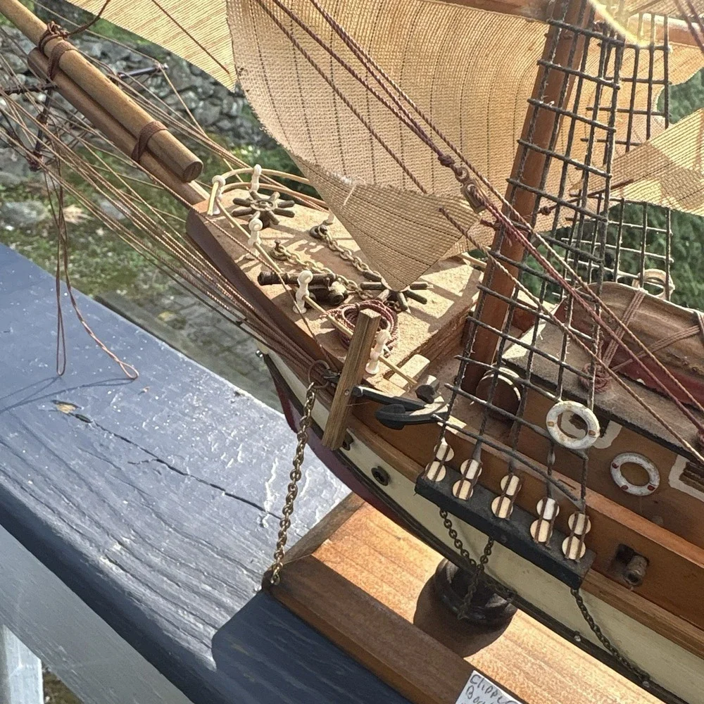 Vintage Wooden Clipper Ship Model Siglo XIX 24